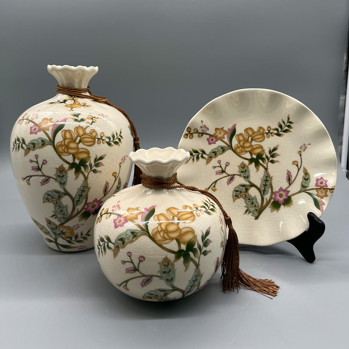 Floral Effect Decorative Vase and Showpiece - Set of 3