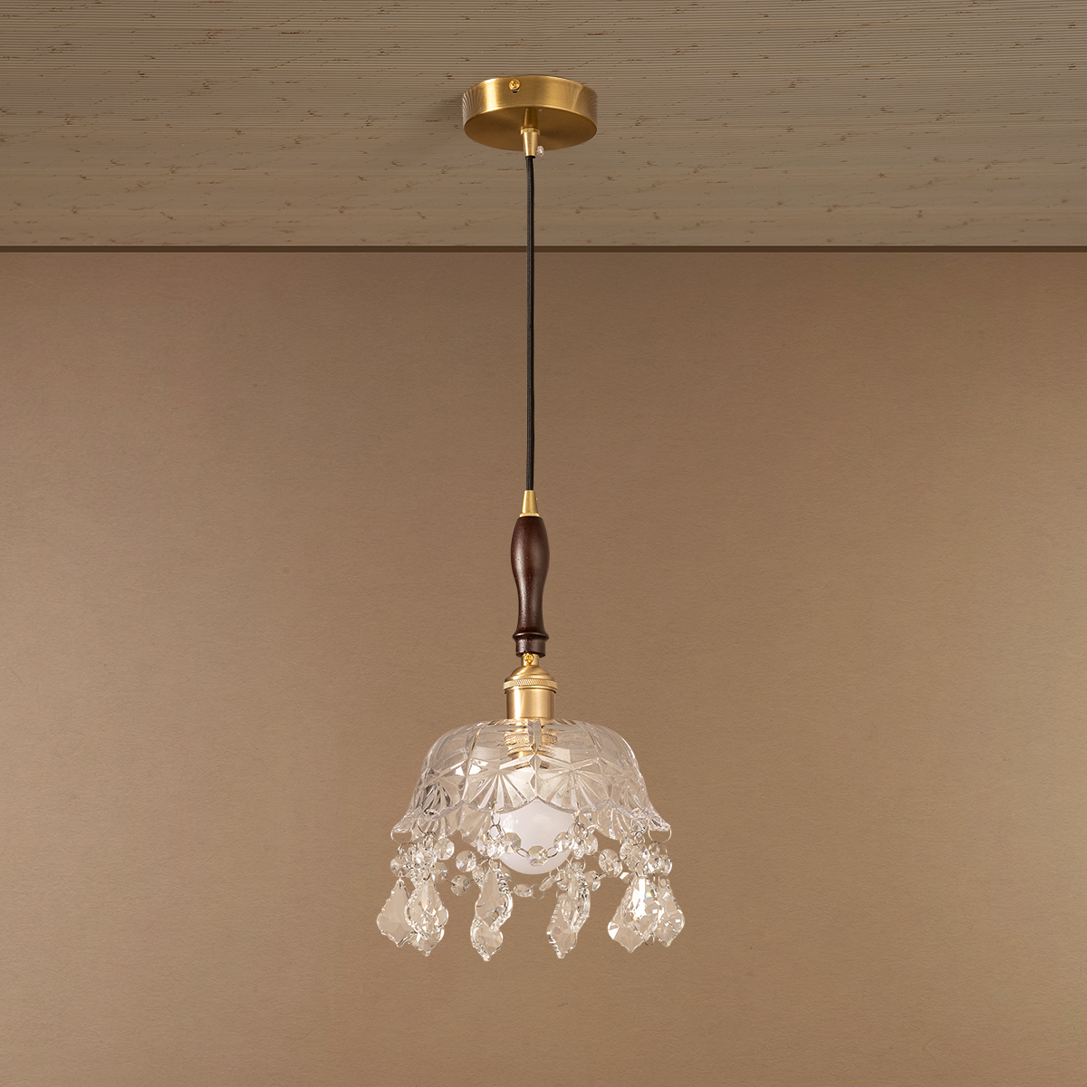 Lustra Essence Ceiling Light For Home