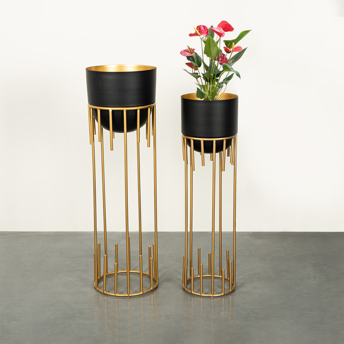 black and gold planter pots Dripping Luxury Metal Black Pot & Golden stand Planters – Dekor Company