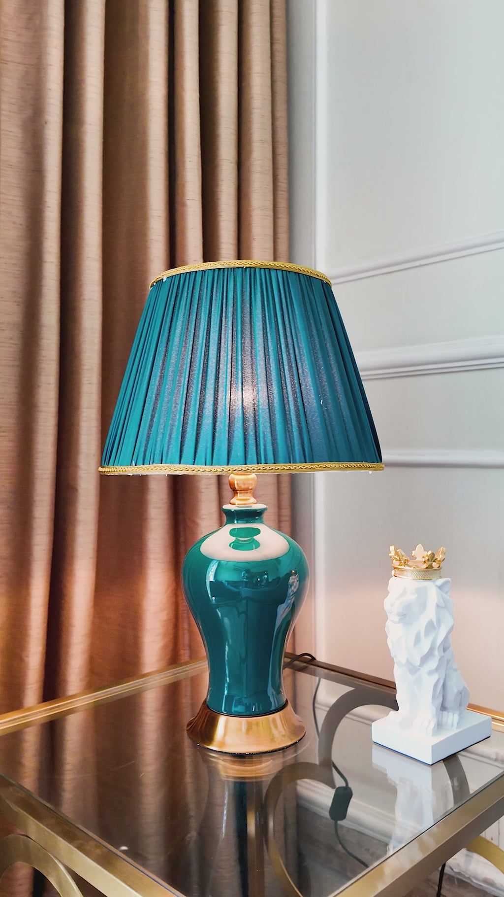 The Green Comet Antique Decorative Table Lamp - Big