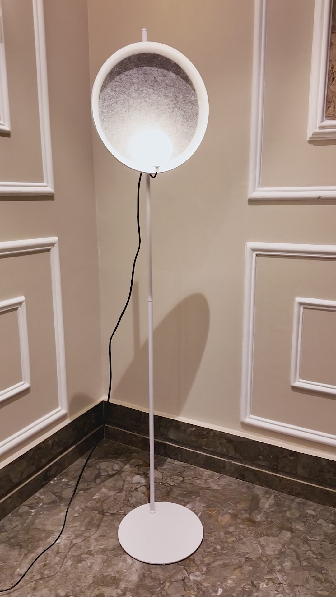 Quantum Glow Floor lamp & Item for Home Decoration - White