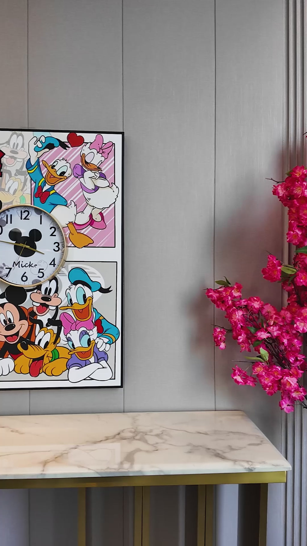 Mickey Funhouse Pop Art Shadow Box With Clock & Wall Decoration Item