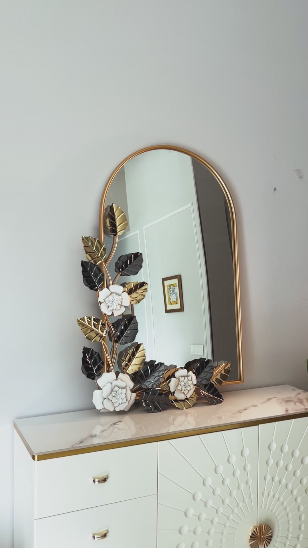 Sun Leaf Desinger Wall Mirror for Home