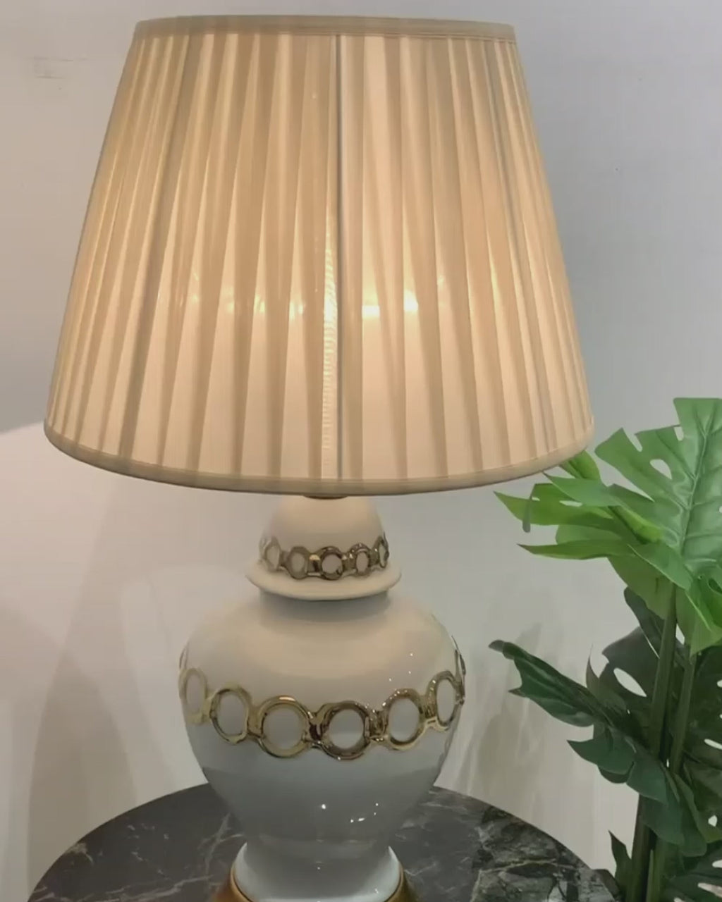 Classic Gold Chain Table Lamp