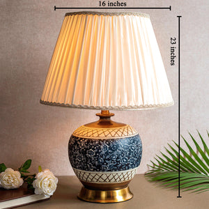 Vintage Oriental Motif Table Lamp